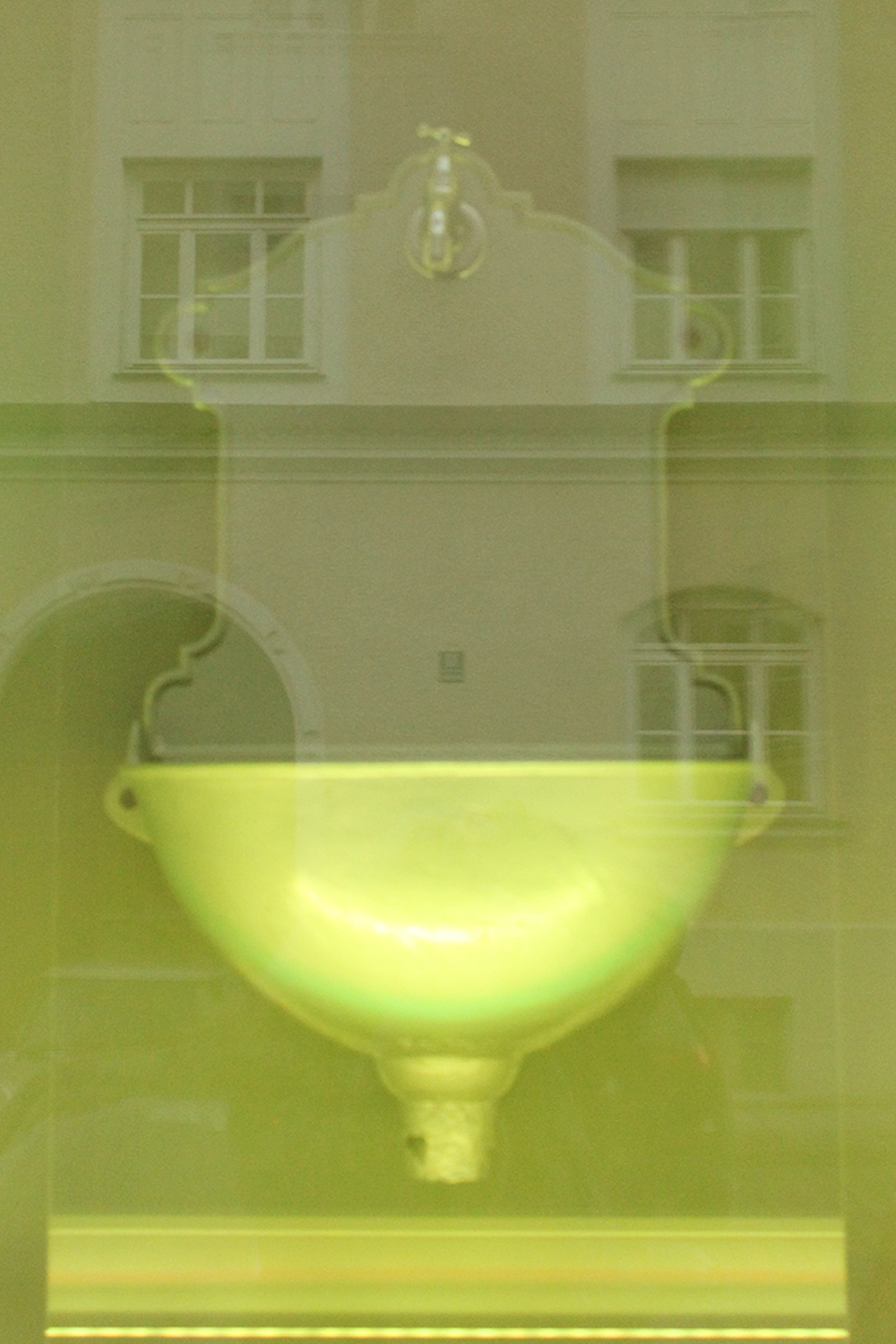 schaufenster gelb